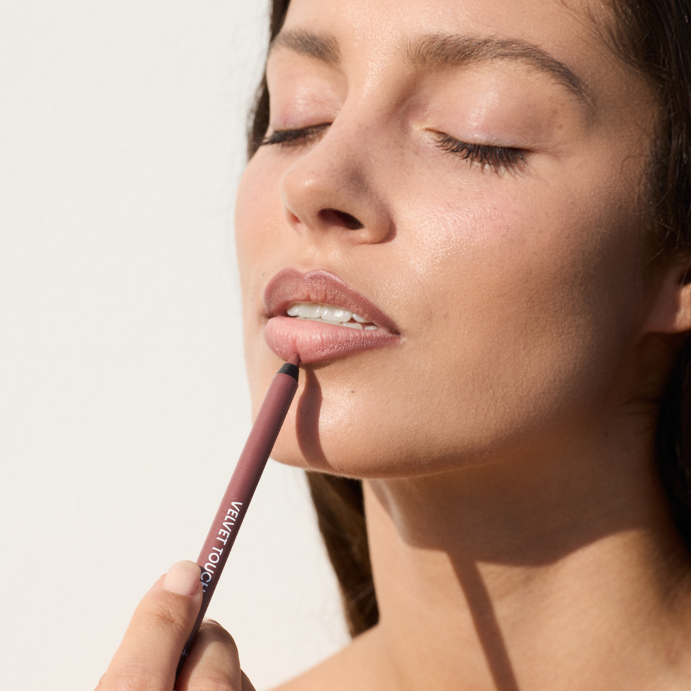 Tuotekuva: Gosh Velvet Touch Lip Liner 002 Antique Rose huultenrajauskynä 1,2g